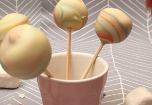 Sucettes chocolat blanc