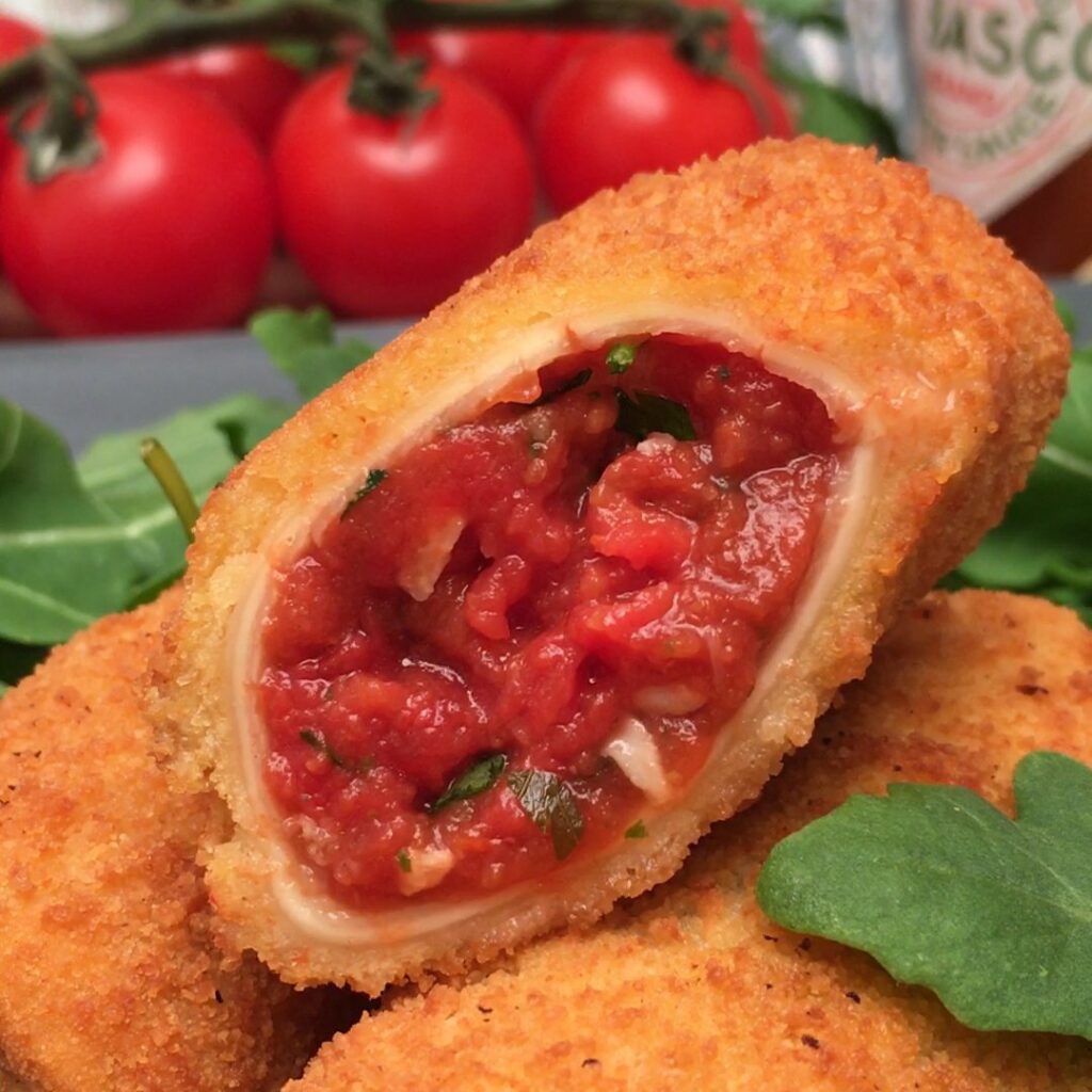 Spicy tomato mozzarella fritters