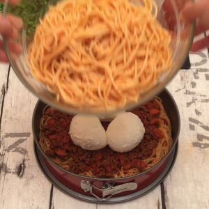 Bolo de macarrão