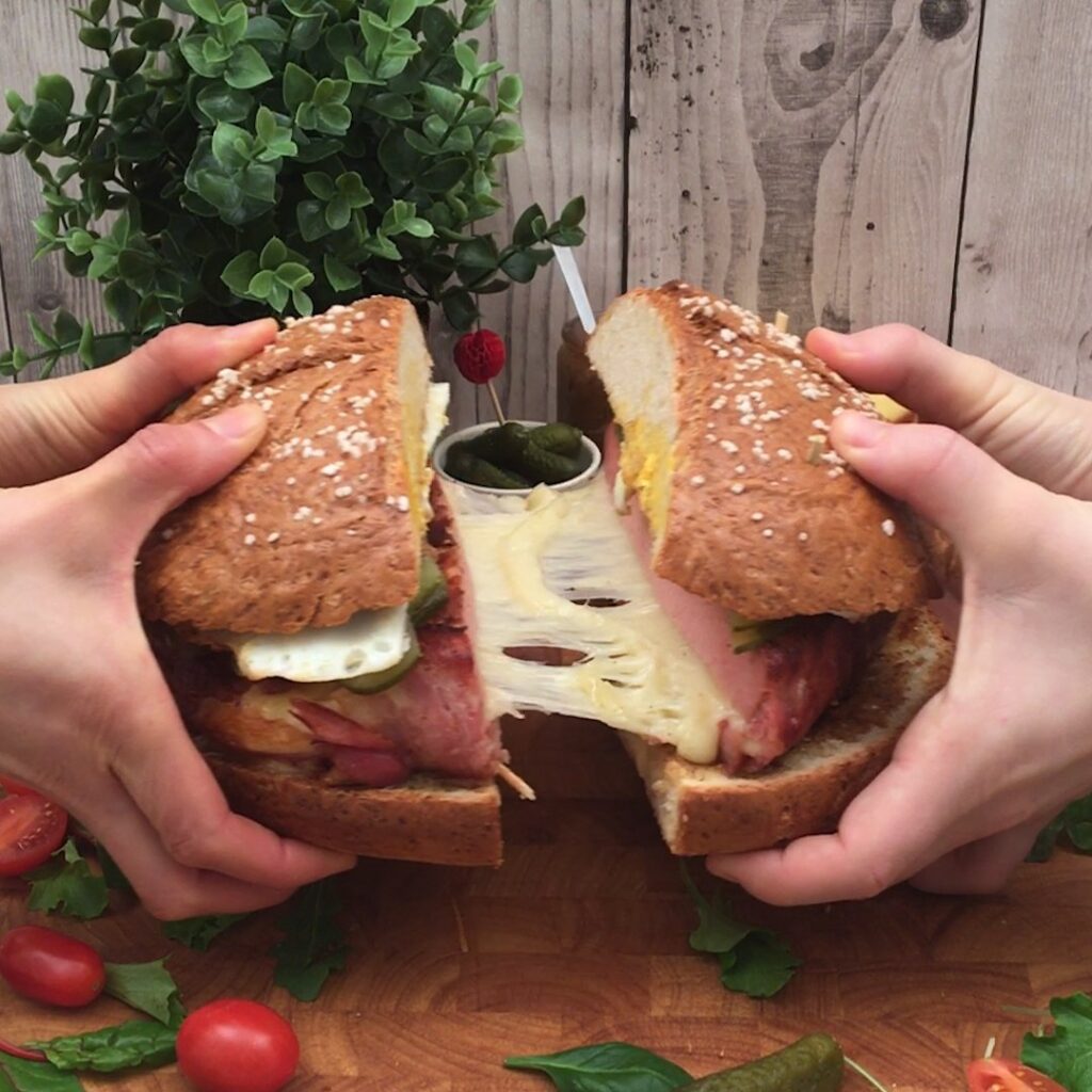 Leberkäse-Burger