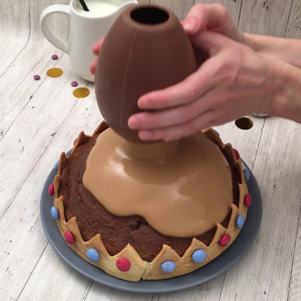 Gâteau couronne et son œuf de dragon
