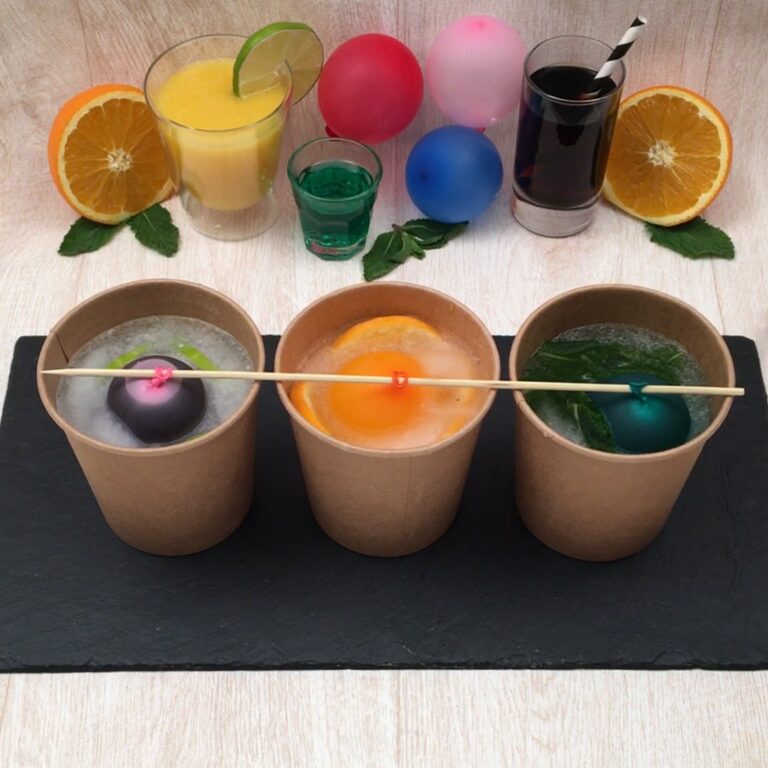 Cocktail in Eisgläsern