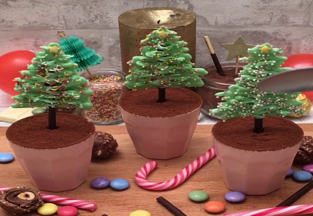 Tiramisu im Weihnachtsbaum