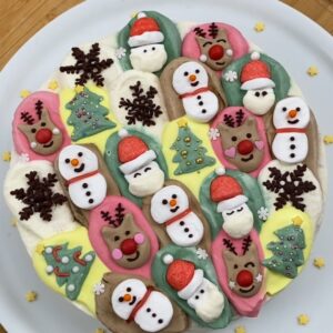 Gâteau au yaourt et décorations de Noël