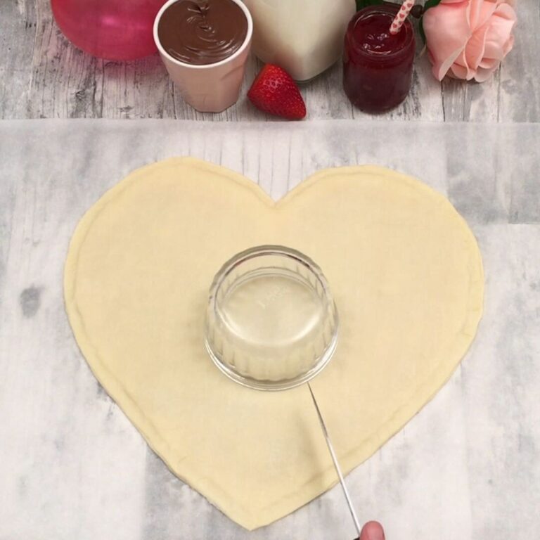 Süßes Herz mit Fruchtfüllung