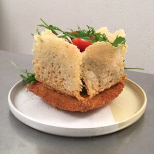 Käse-Sandwich mit Salat