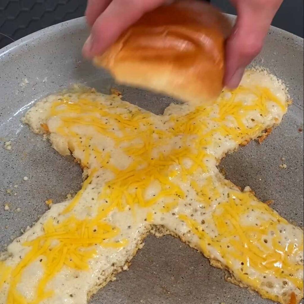 Hamburguesa con costra de queso!