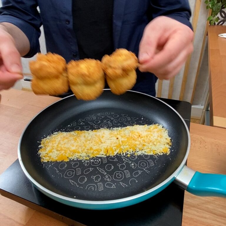 Bolinho de frango recheado