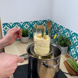 Schnitzel-Becher mit Spargel