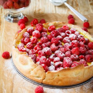 Tarte aux framboises à la crème pâtissière onctueuse
