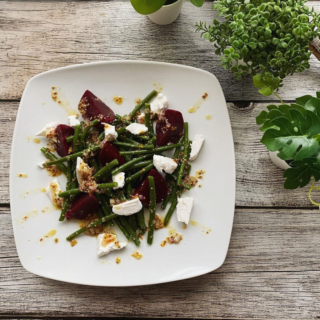 Salade de betterave, haricots verts au chèvre