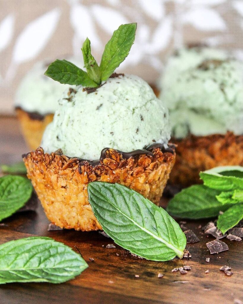 Glace menthe chocolat et coupes aux flocons d’avoines
