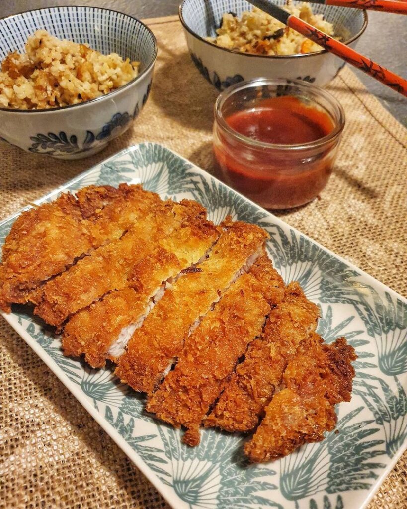 Porc tonkatsu (ou échine de porc panée à la japonaise)