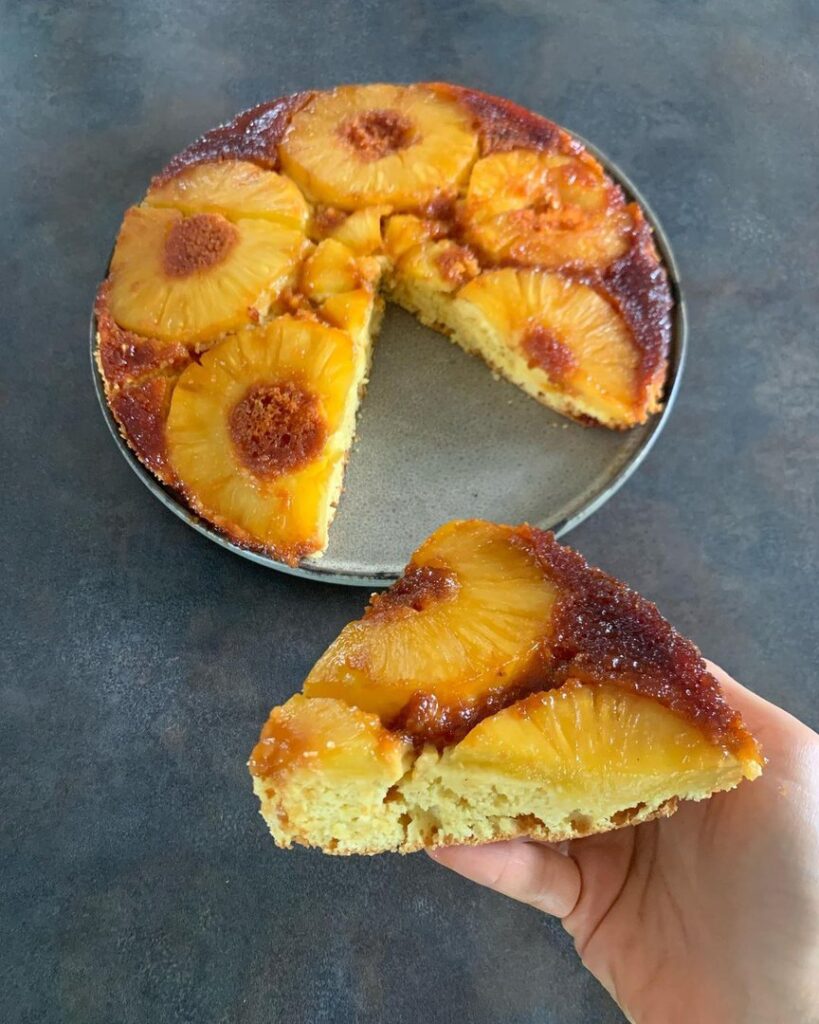 Gâteau renversé et allégé à l’ananas caramélisé