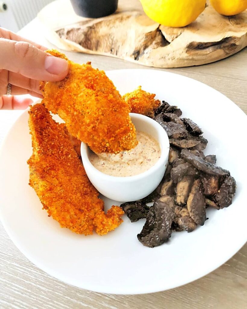 Tenders au poulet  et poêlée de champignons,