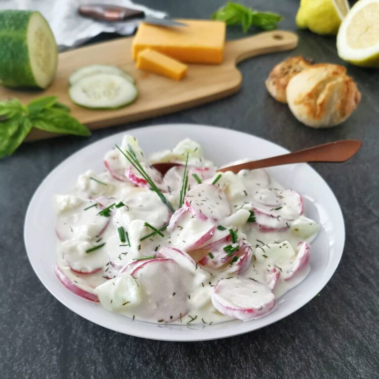 Tzatsiki de radis et fêta Tzatsiki de radis et fêta