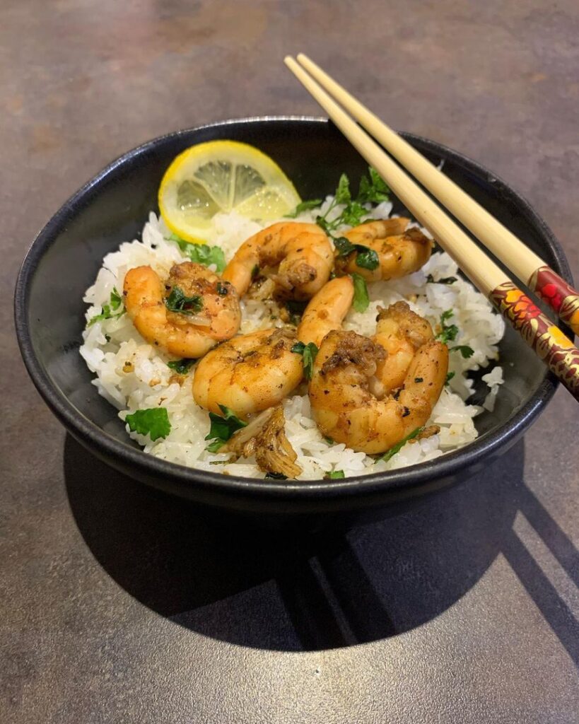 Crevettes sautees a l’ail et persil