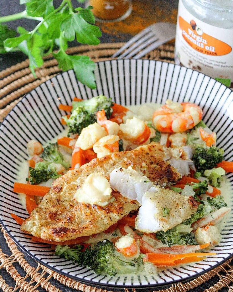 Poisson curry indien et sauce coco crevette