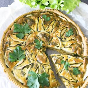 Tarte courgette curry et tapenade