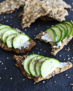 Des petits crackers aux flocons d&rsquo;avoine et aux graines
