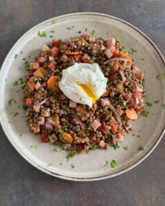 Salade de lentilles et oeuf poché