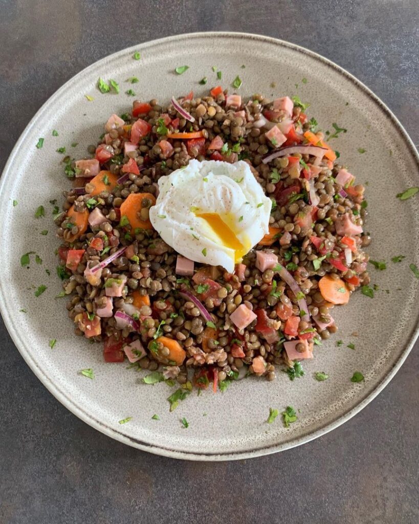 Salade de lentilles et oeuf poché