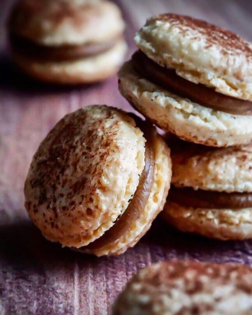Macarons praliné chocolat au lait