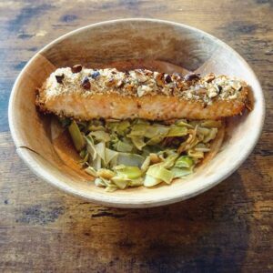 Pavé de saumon en croûte noisettes et parmesan