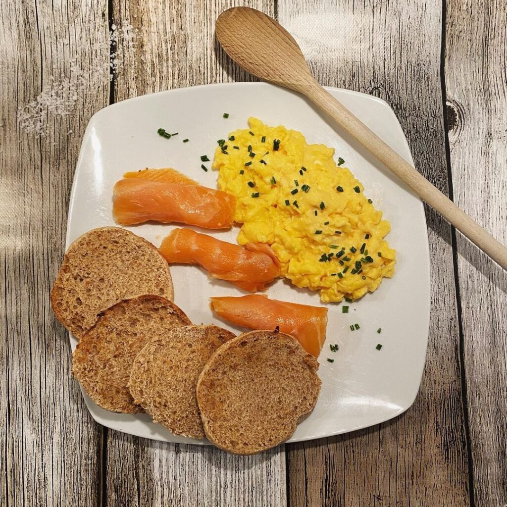 Oeufs brouillés au saumon
