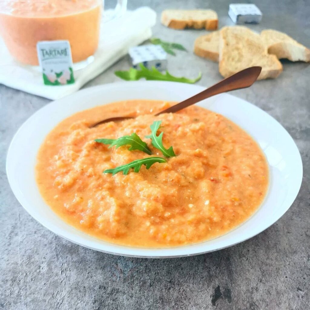 Velouté de panais, tomates et fromage