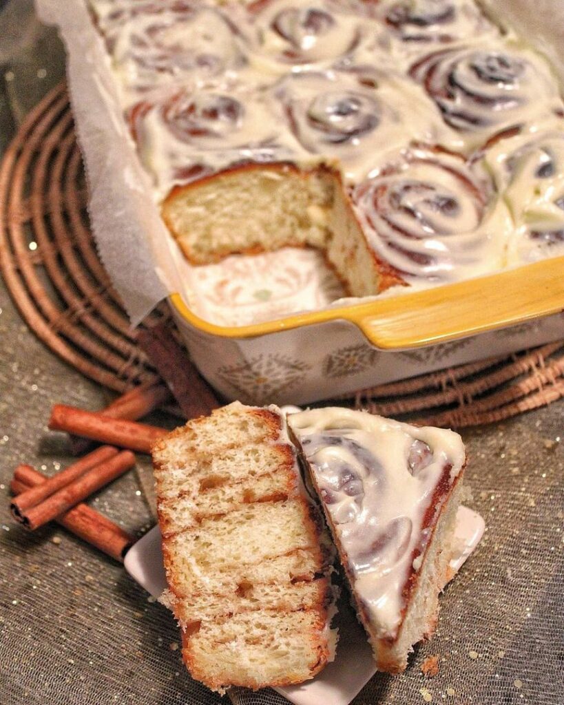 Cinnamon rolls et glaçage cream cheese
