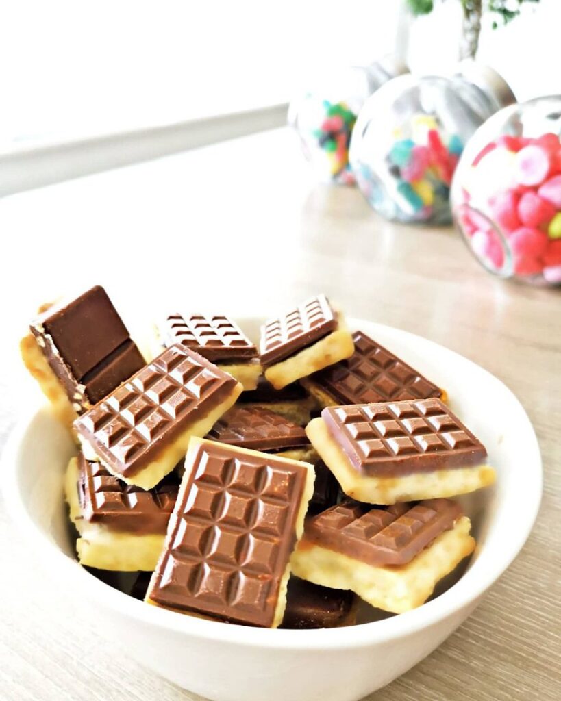 Petits écoliers maison aux éclats de nougatine