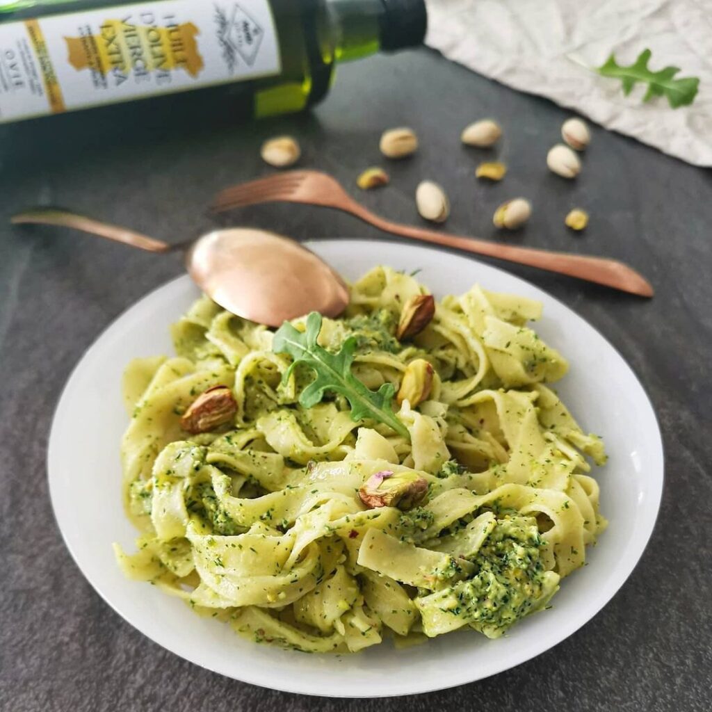 Tagliatelles au pesto pistache et huile d&rsquo;olive