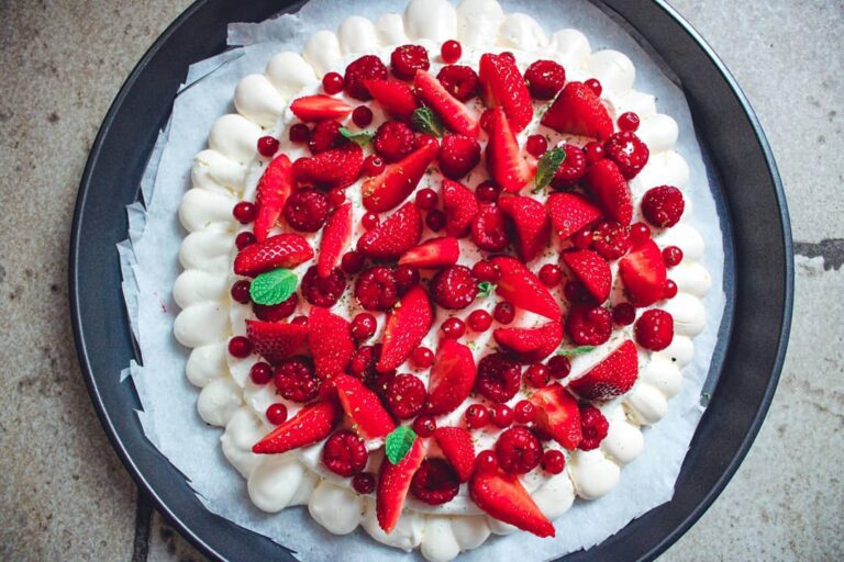 Pavlova aux fruits rouges
