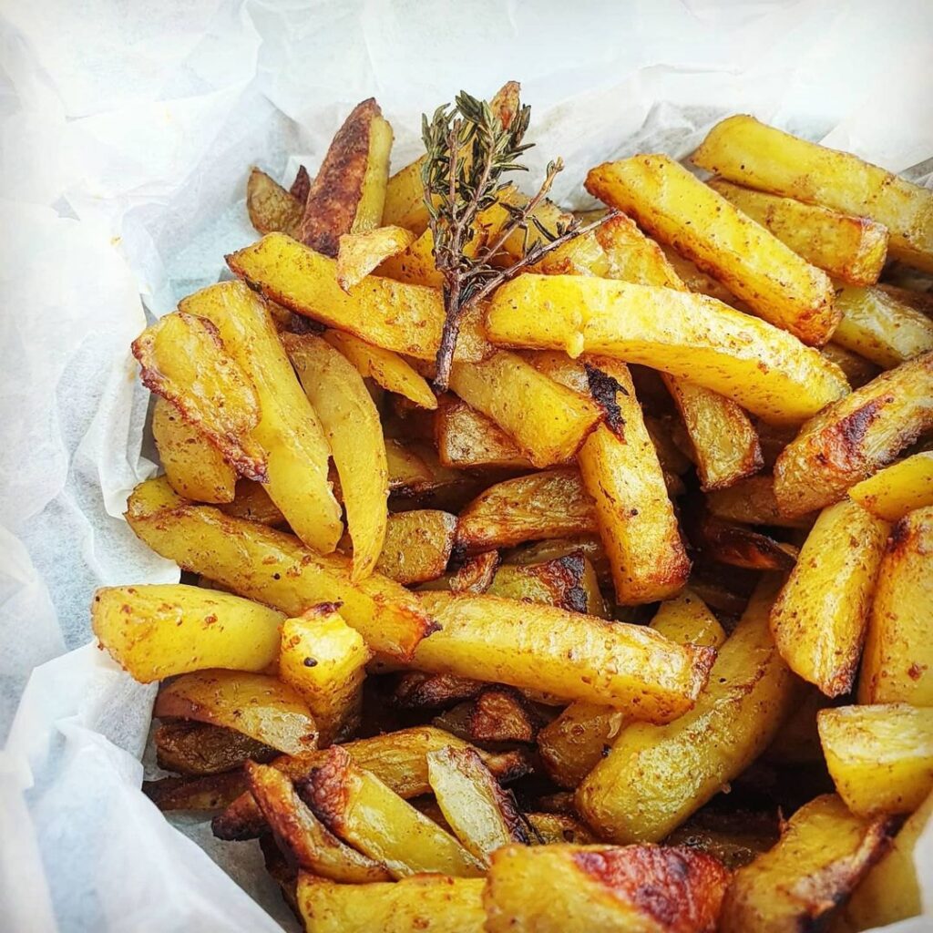 Des petites frites sans friteuse avec un pti goût de tandoori