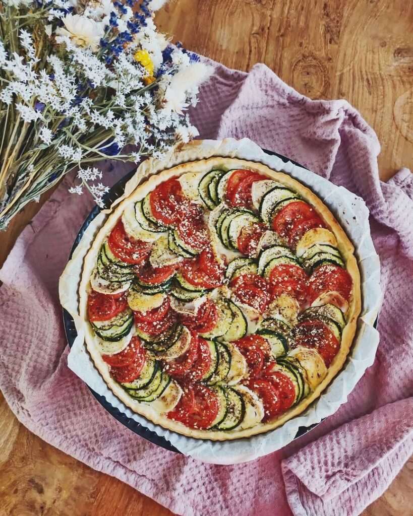 Tarte estivale chèvre tomates courgettes