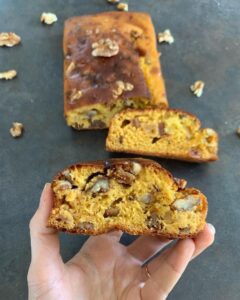 Cake chèvre-miel-figues séchées et noix