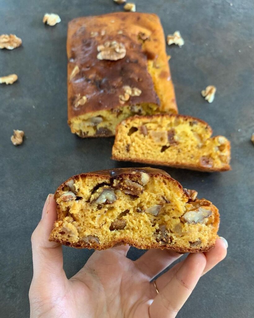 Cake chèvre-miel-figues séchées et noix
