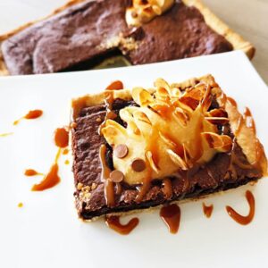 Ma tarte aux hérissons, pâte sablée, poires, chocolat et amandes