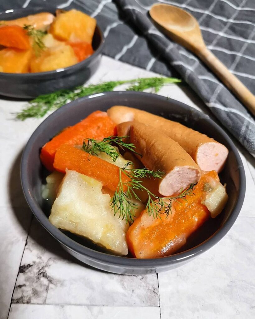 Pot-au-feu aux 2 navets et viennoises