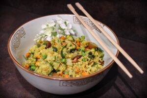 Curry de légumes en brunoise et semoule