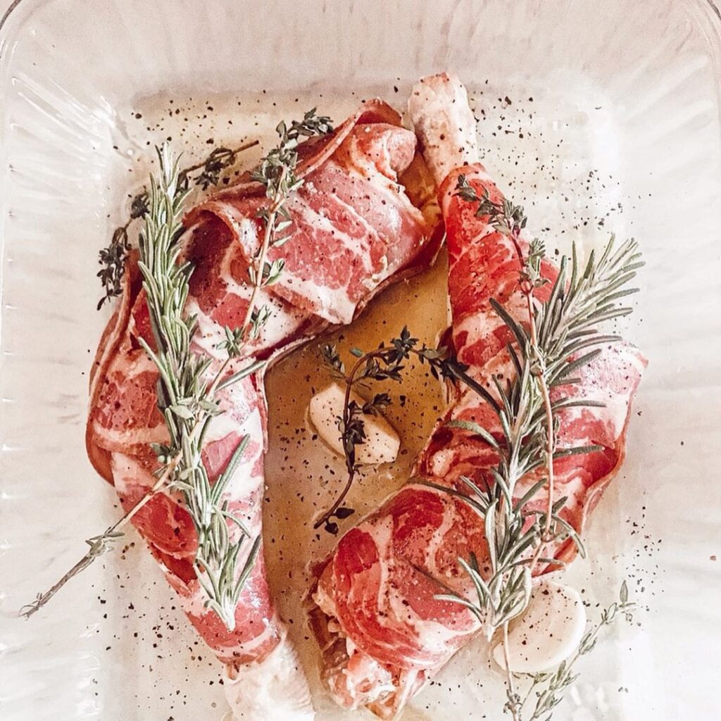 Cuisses de poulet et pancetta