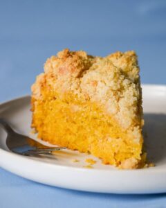 Vegan pumpkin crumbcake