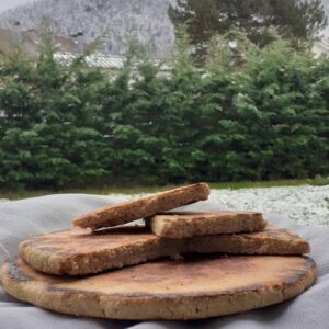 Galette à l&rsquo;orge et aux graines de nigelle