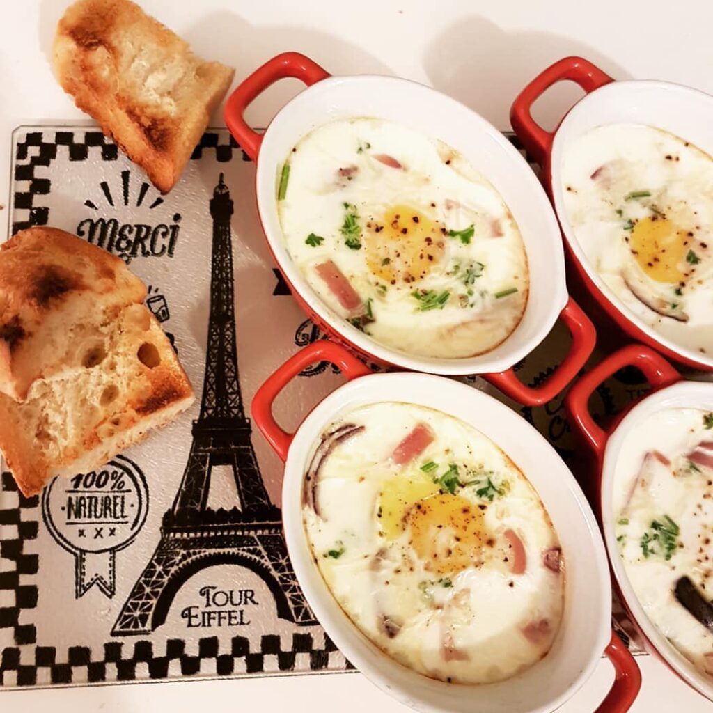 Oeuf cocotte oignons gruyère