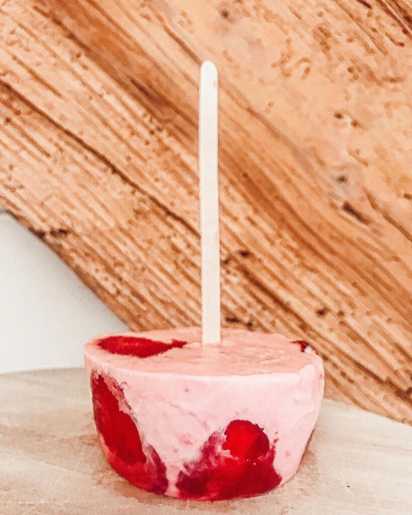 Glace onctueuse à la fraise