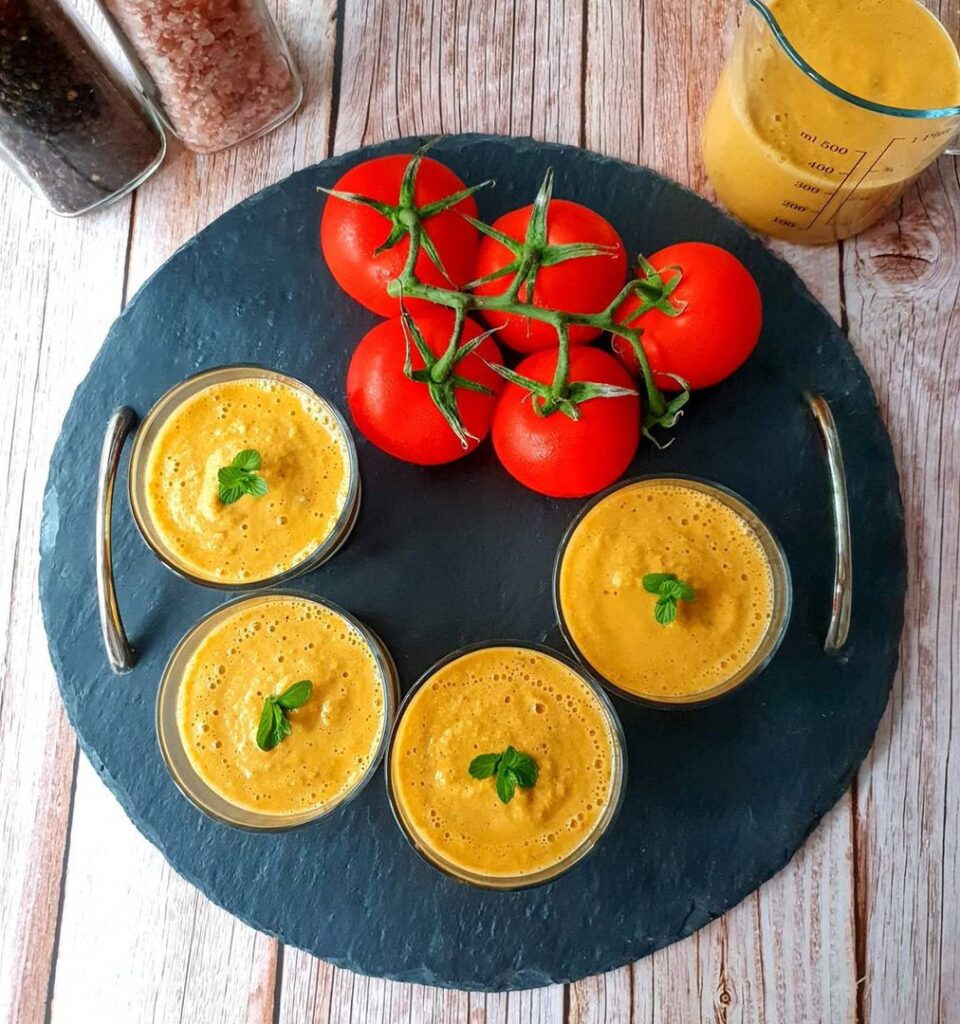 Gaspacho de poivrons rouges et jaunes