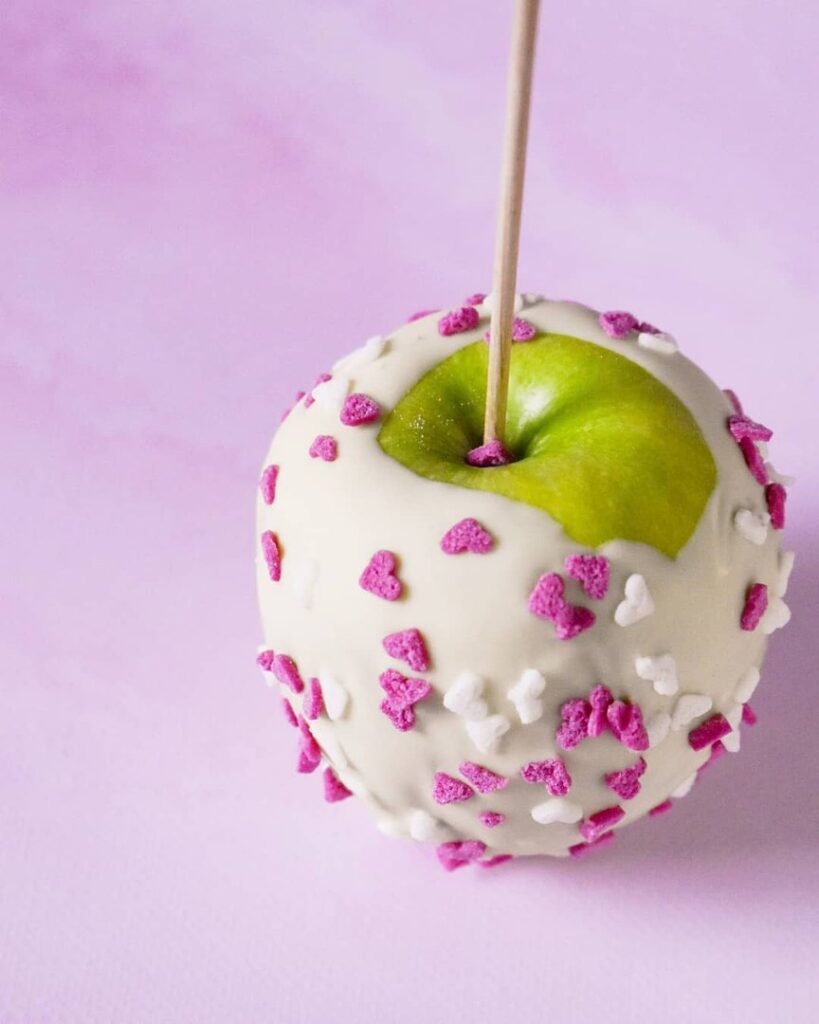Pommes d&rsquo;amour au chocolat blanc