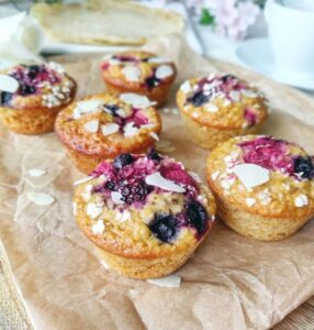 Muffins healthy aux fruits rouges et flocons d&rsquo;avoine