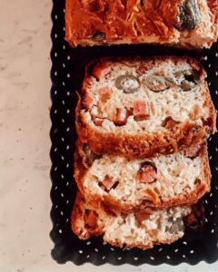 Cake aux olives et au jamon